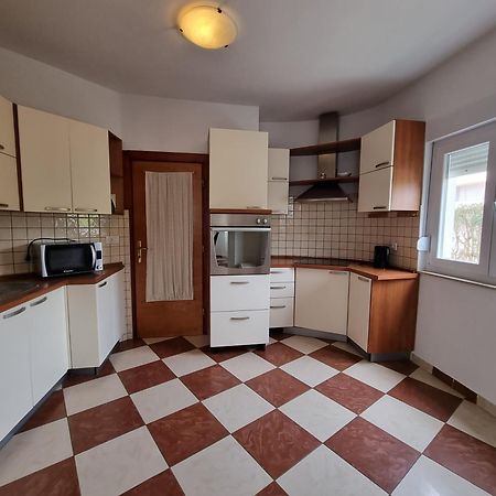 The Florens Residence Near The Beach With The Pool, Bbq And Kids Playground, Zadar Diklo Rom bilde