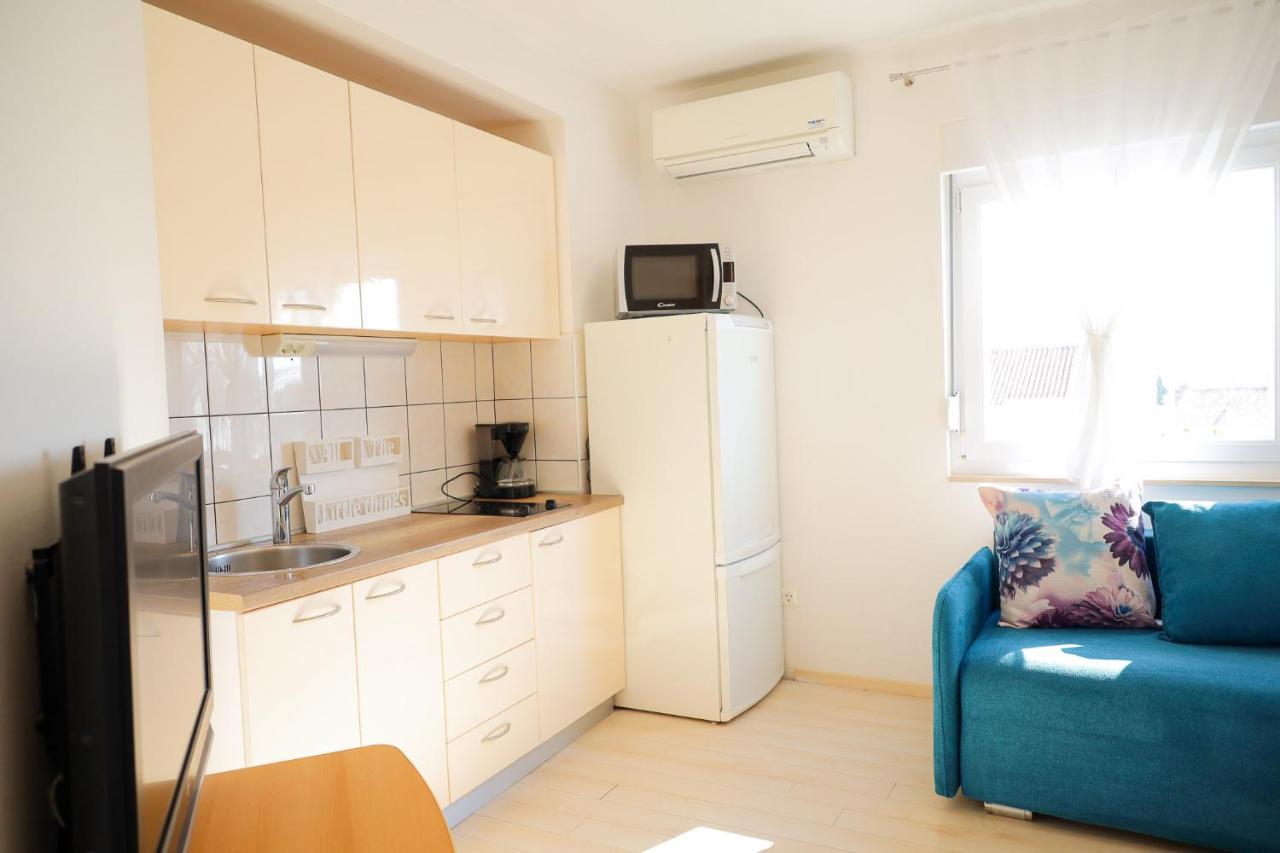 The Florens Residence Near The Beach With The Pool, Bbq And Kids Playground, Zadar Diklo Eksteriør bilde