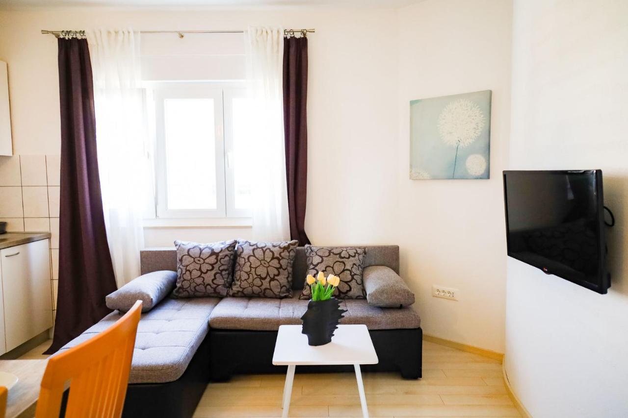 The Florens Residence Near The Beach With The Pool, Bbq And Kids Playground, Zadar Diklo Eksteriør bilde