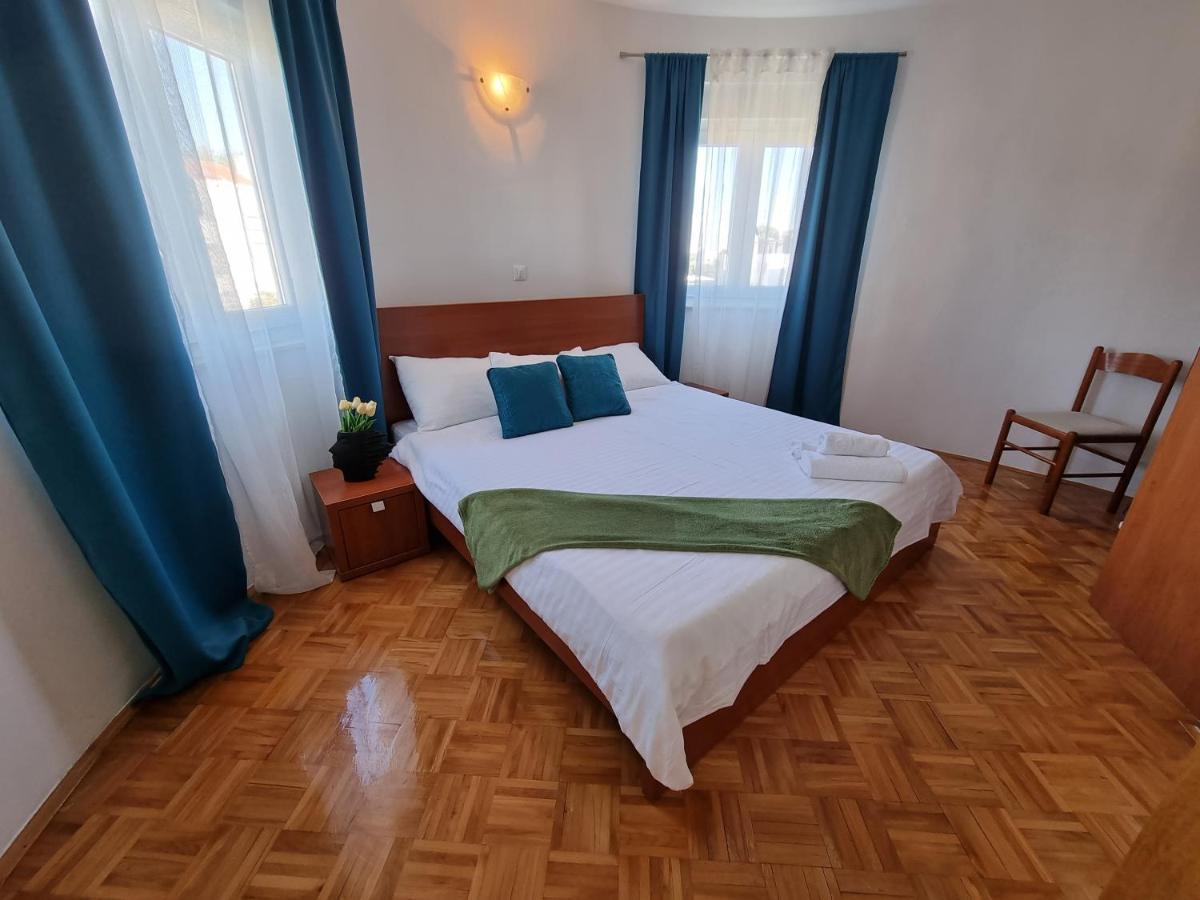 The Florens Residence Near The Beach With The Pool, Bbq And Kids Playground, Zadar Diklo Eksteriør bilde