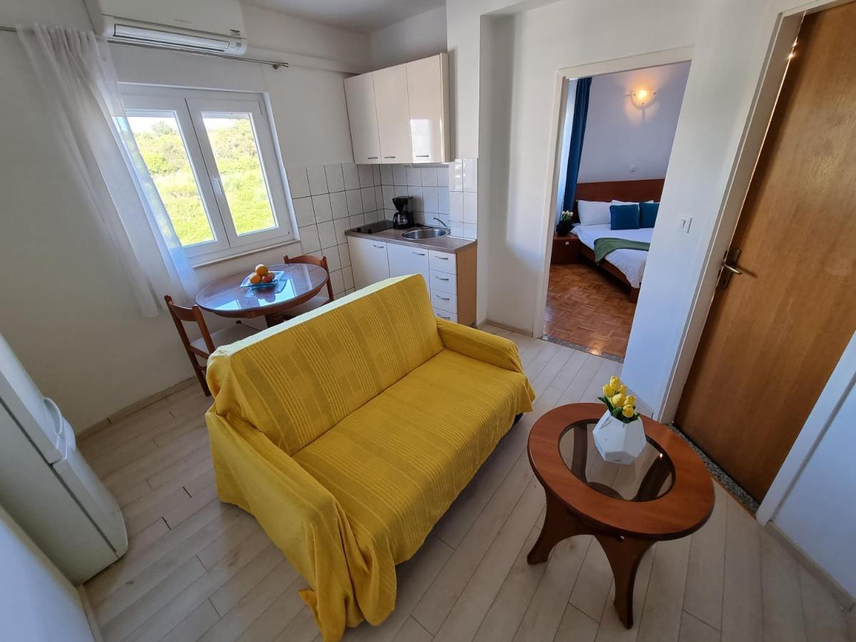 The Florens Residence Near The Beach With The Pool, Bbq And Kids Playground, Zadar Diklo Eksteriør bilde