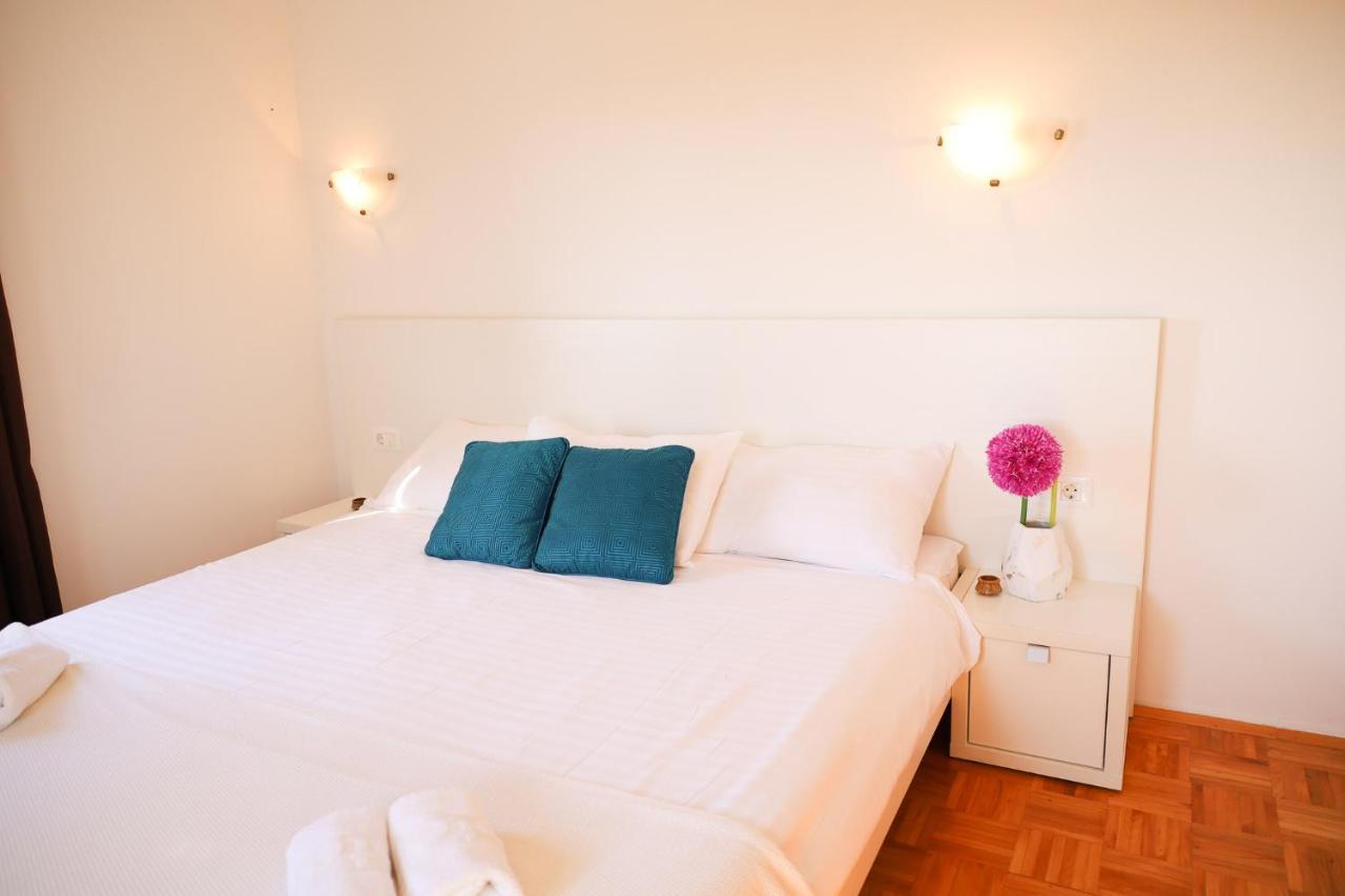 The Florens Residence Near The Beach With The Pool, Bbq And Kids Playground, Zadar Diklo Eksteriør bilde