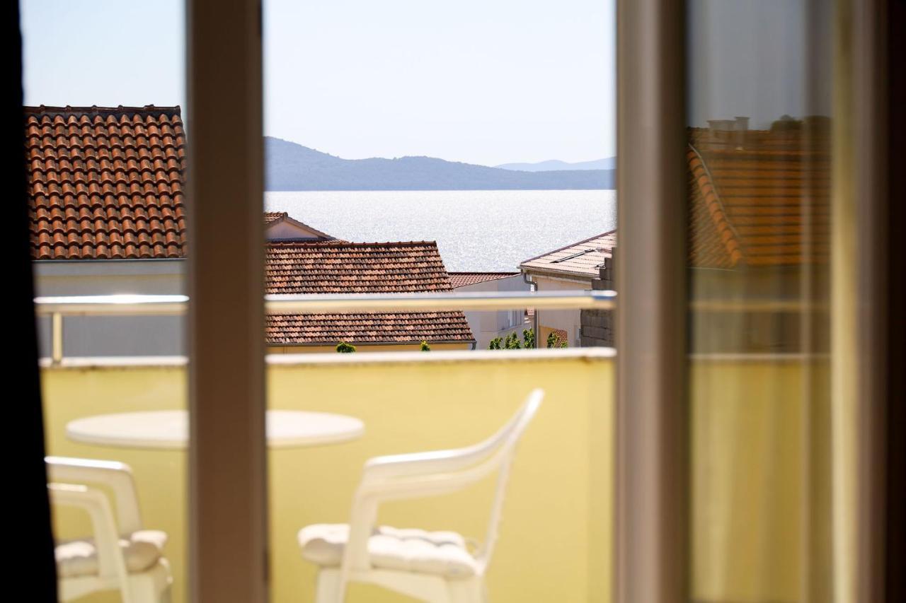 The Florens Residence Near The Beach With The Pool, Bbq And Kids Playground, Zadar Diklo Eksteriør bilde