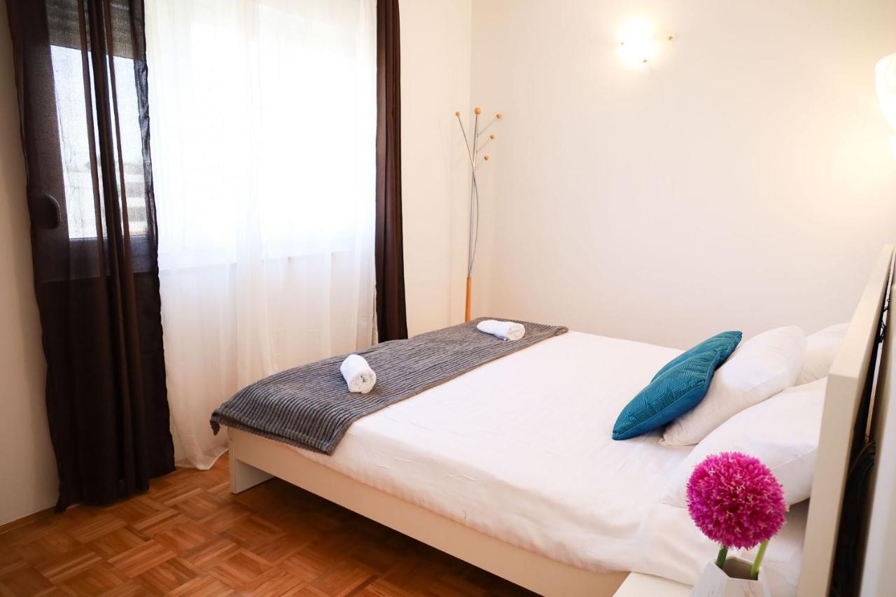 The Florens Residence Near The Beach With The Pool, Bbq And Kids Playground, Zadar Diklo Eksteriør bilde