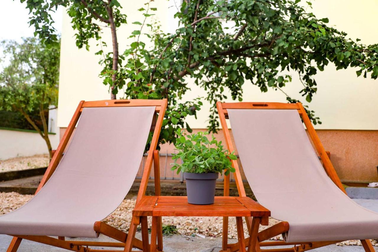 The Florens Residence Near The Beach With The Pool, Bbq And Kids Playground, Zadar Diklo Eksteriør bilde