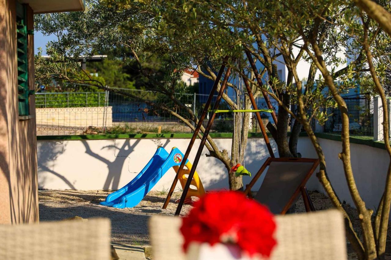 The Florens Residence Near The Beach With The Pool, Bbq And Kids Playground, Zadar Diklo Eksteriør bilde