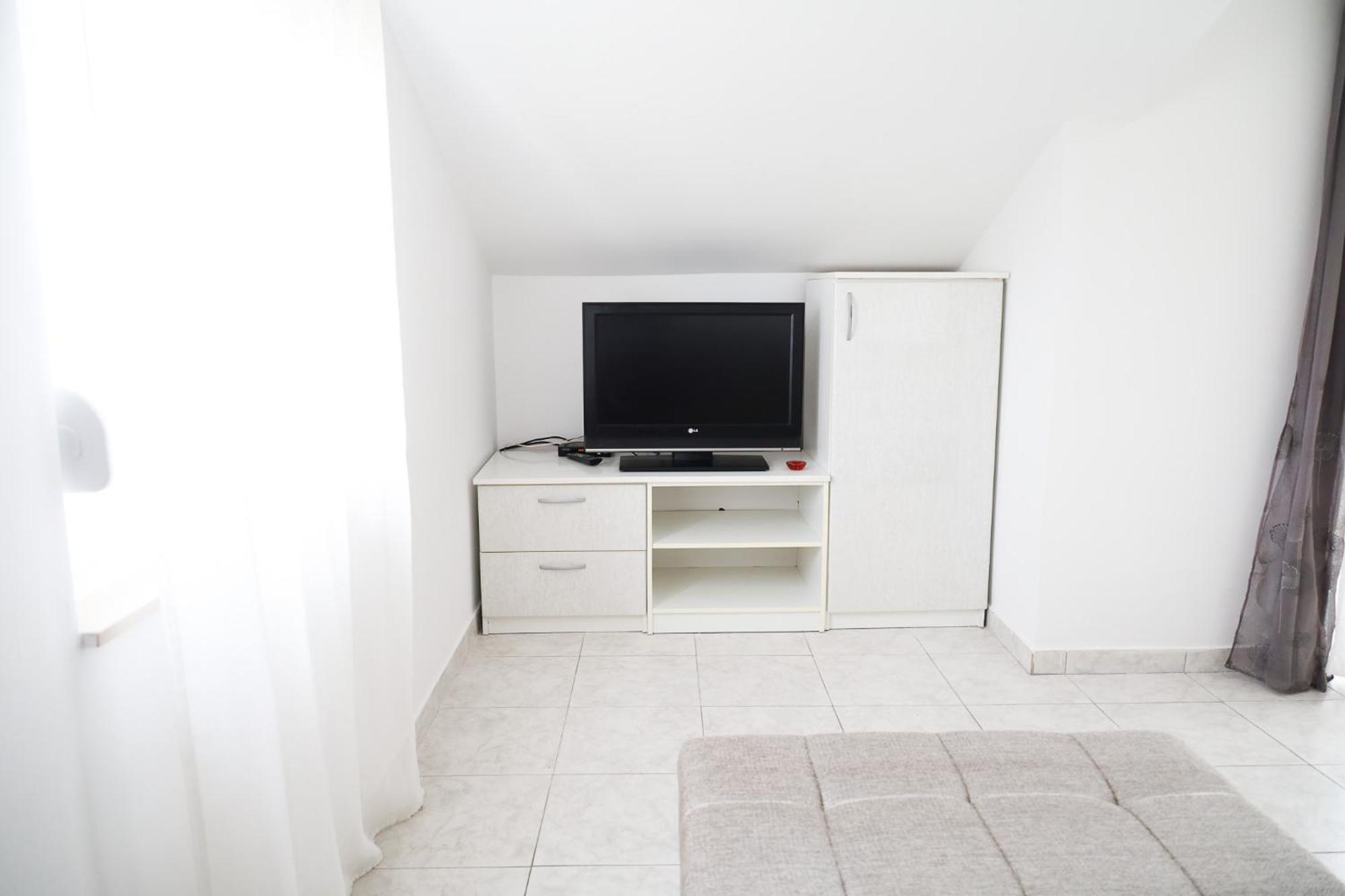 The Florens Residence Near The Beach With The Pool, Bbq And Kids Playground, Zadar Diklo Rom bilde